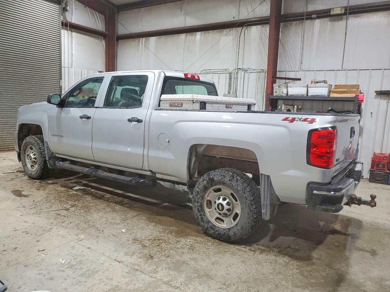 2018 Chevrolet All models VIN 1GC1KUEG9JF126741 photo 2