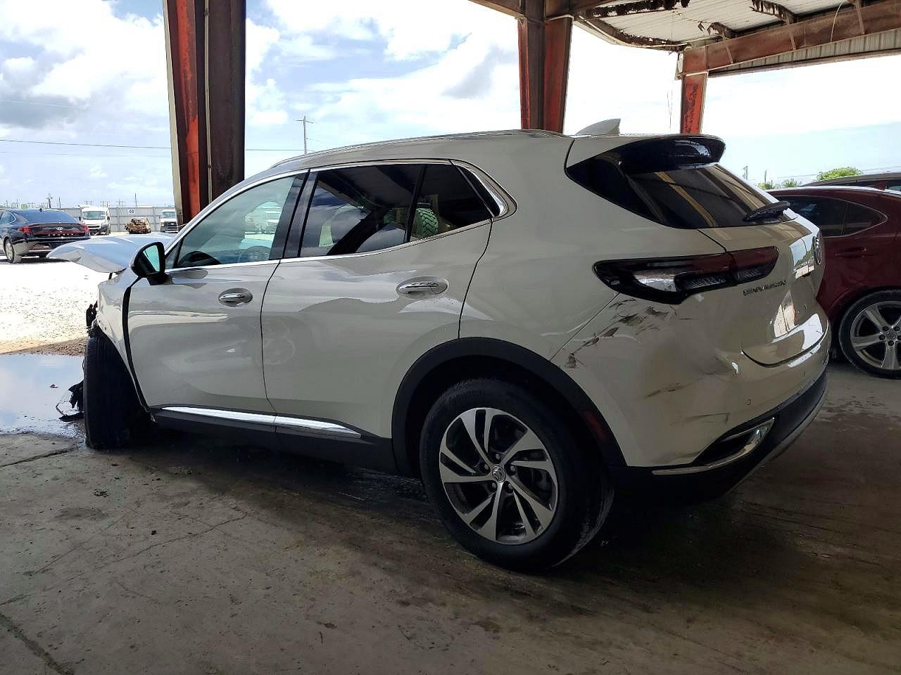 2022 Buick Envision VIN LRBFZNR41ND053260 photo 2