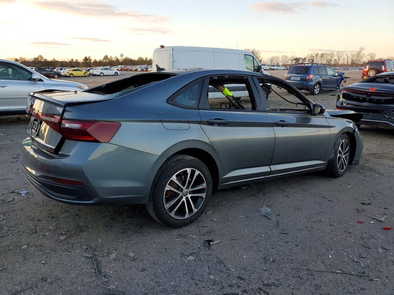 2025 Volkswagen Jetta VIN 3VWBX7BU1SM084355 photo 3
