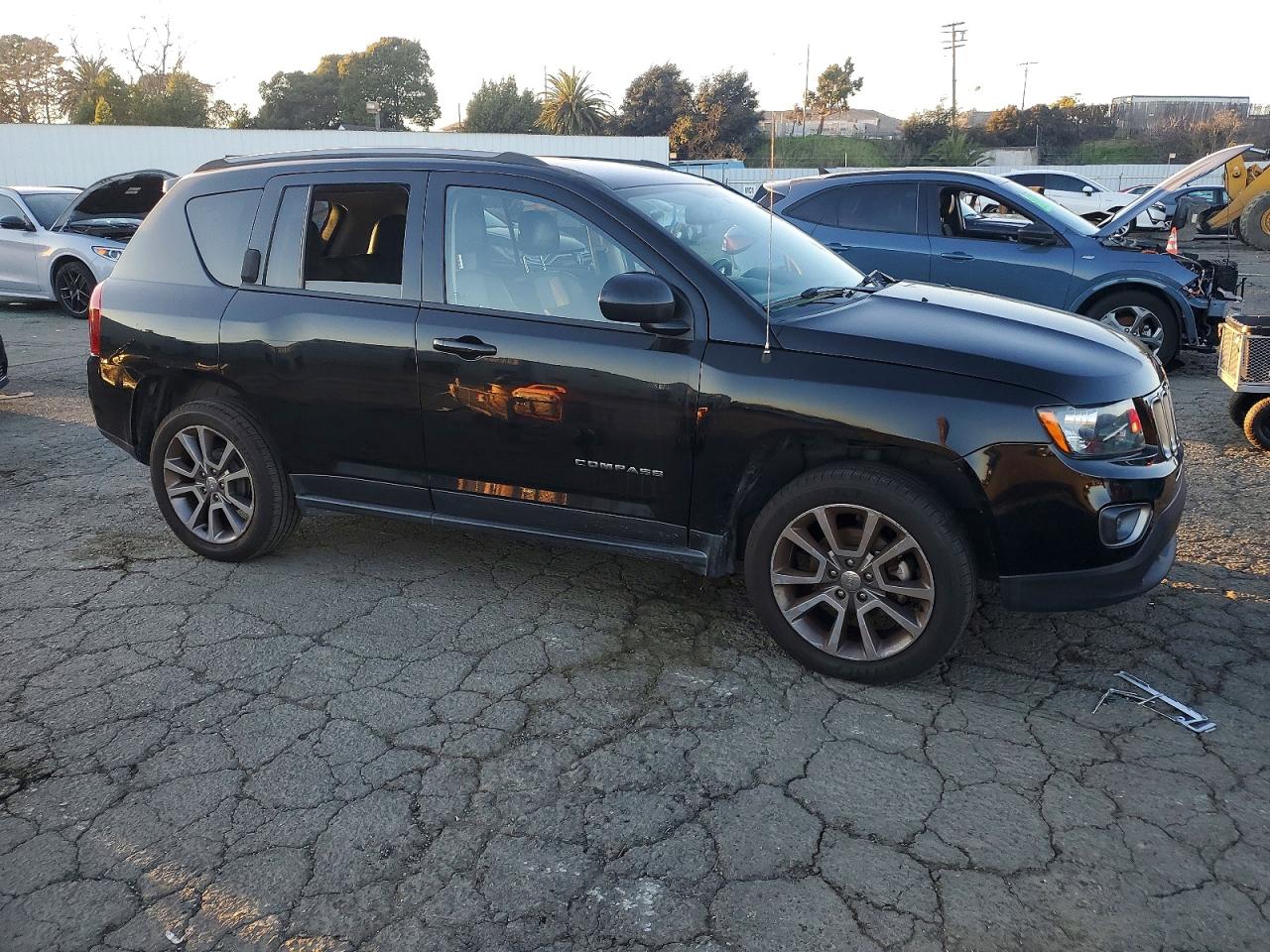 2017 Jeep Compass VIN 1C4NJCBA9HD173823 photo 4