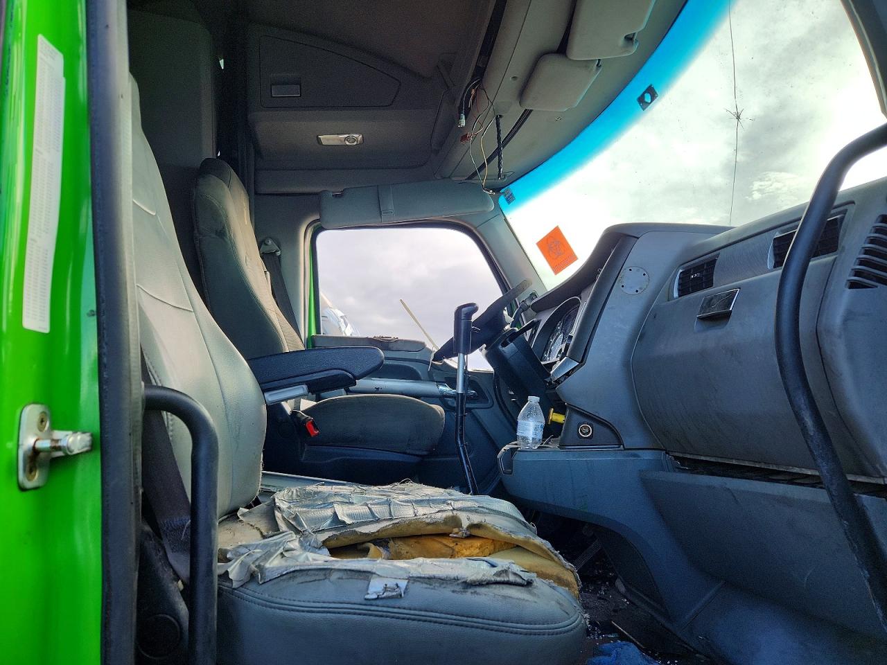 2017 KENWORTH All models VIN 1XKYDP9XXHJ166827 photo 5