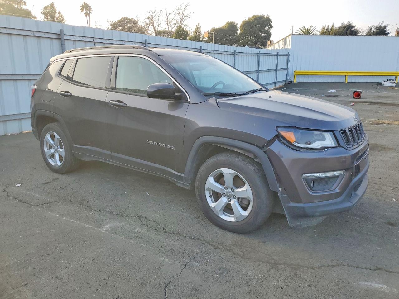 2020 Jeep Compass VIN 3C4NJDBB4LT131982 photo 4