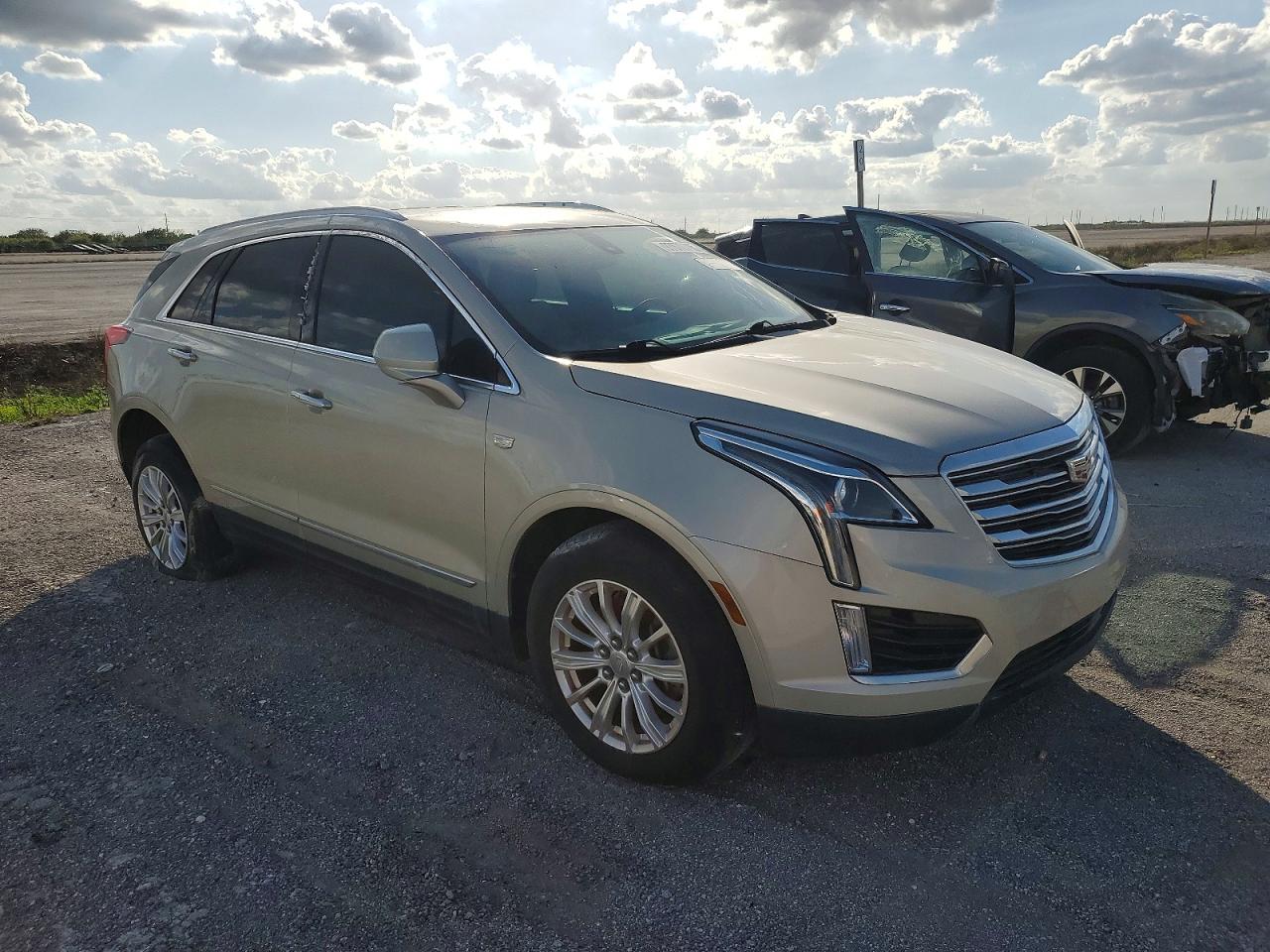 2017 Cadillac Xt5 VIN 1GYKNARS4HZ176328 photo 4