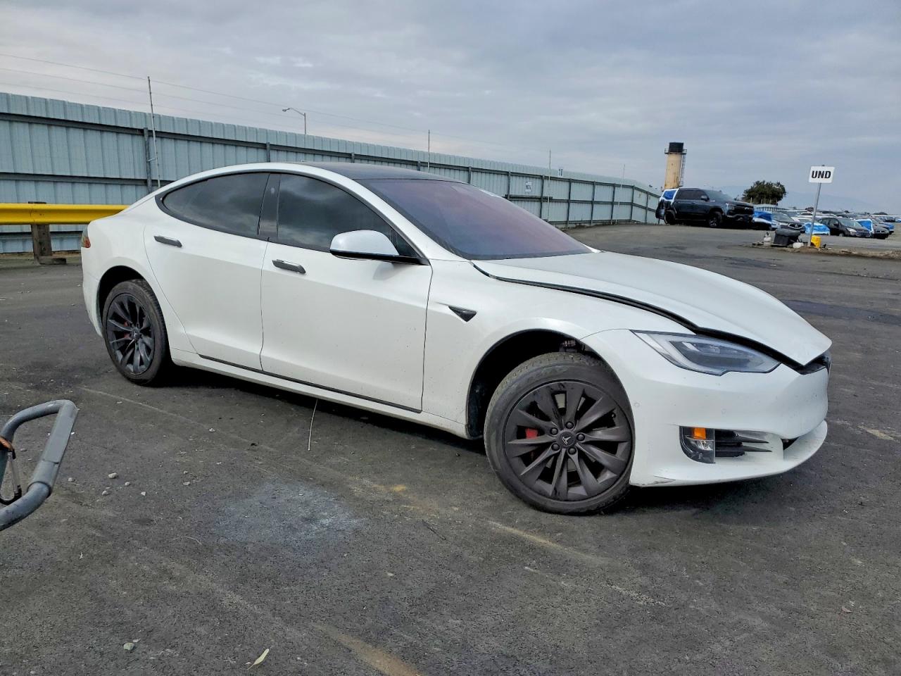 2018 Tesla Model s VIN 5YJSA1E21JF243180 photo 4