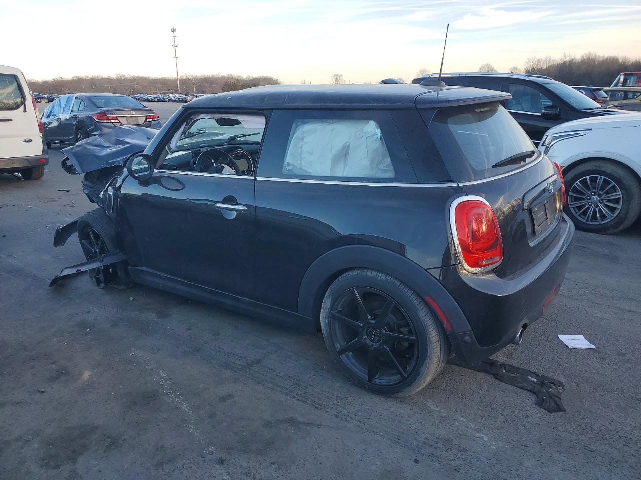 2021 MINI Cooper VIN WMWXR3C07M2N87791 photo 2