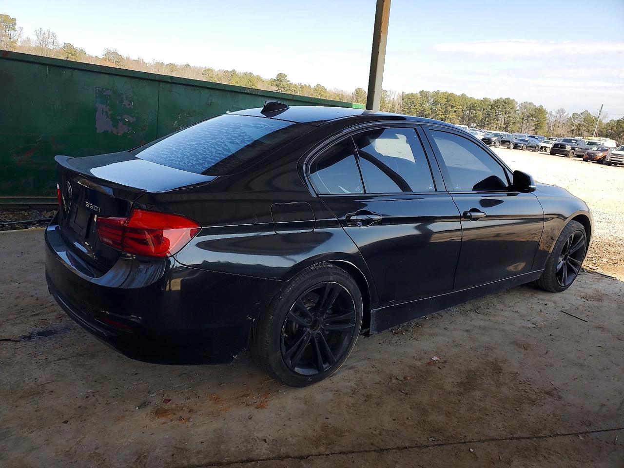 2018 BMW 3 series VIN WBA8B9C53JEE81049 photo 3