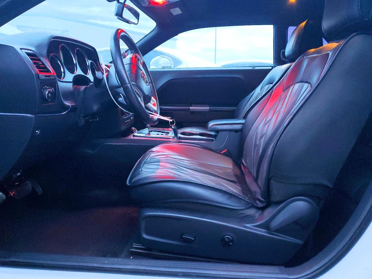 2014 Dodge Challenger VIN 2C3CDYBT4EH231837 photo 7