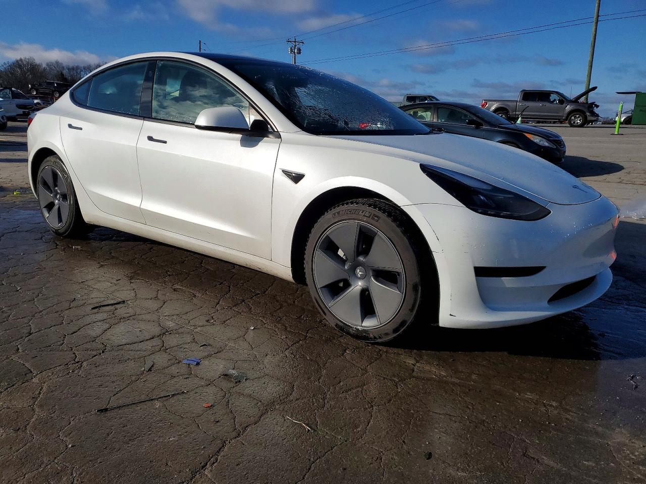 2023 Tesla Model 3 VIN 5YJ3E1EAXPF586790 photo 4
