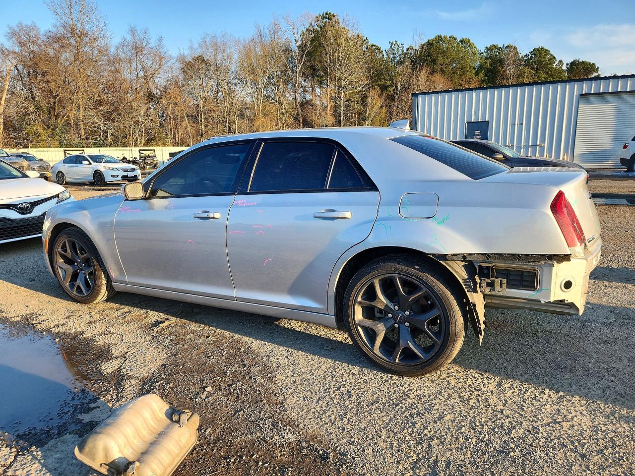 2023 300 VIN 2C3CCABG3PH538416 photo 2