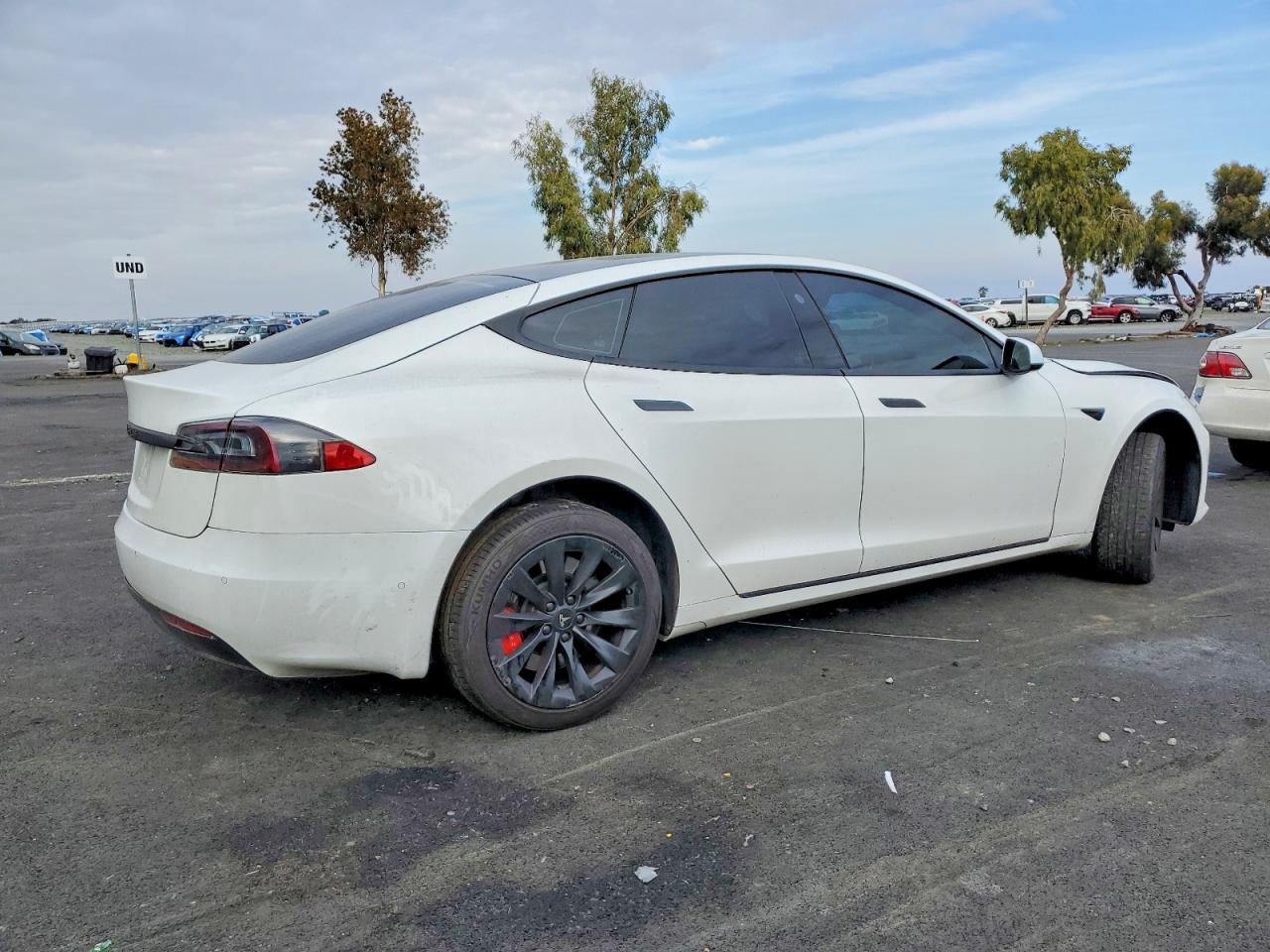 2018 Tesla Model s VIN 5YJSA1E21JF243180 photo 3