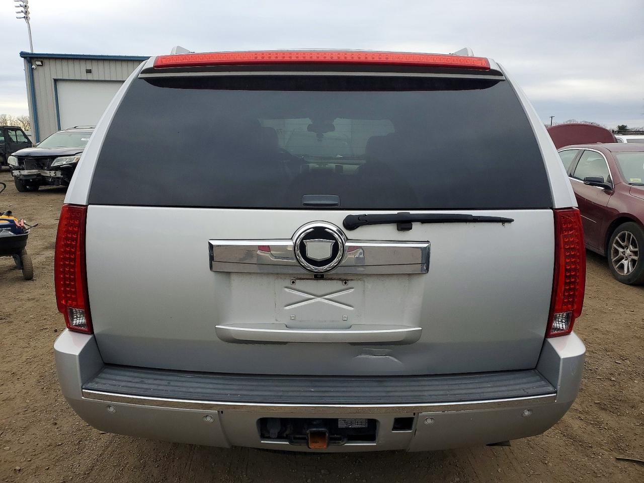 2011 Cadillac Escalade VIN 1GYS3CEF4BR164407 photo 6