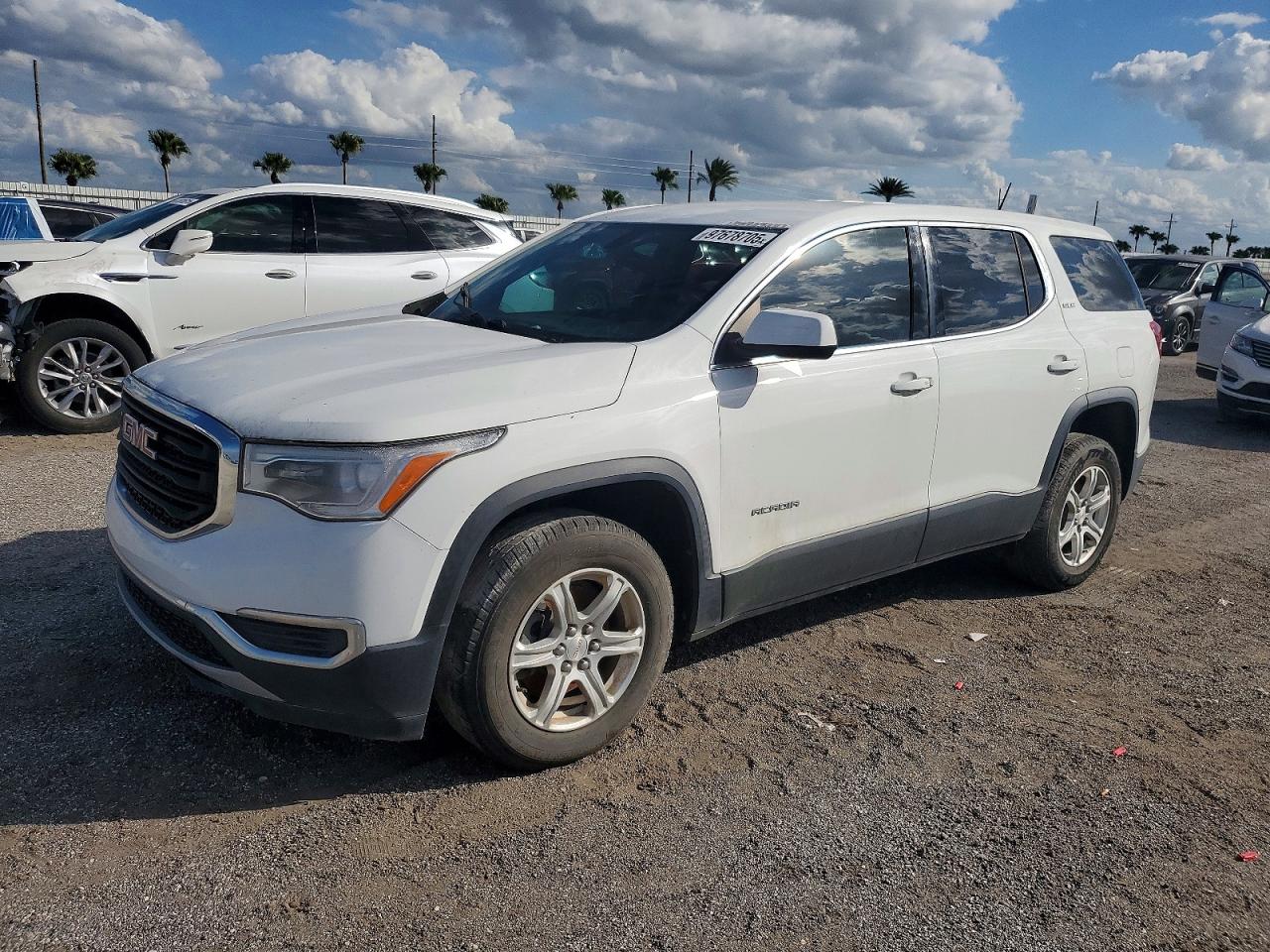 2018 GMC Acadia VIN 1GKKNKLA0JZ182200 photo 1