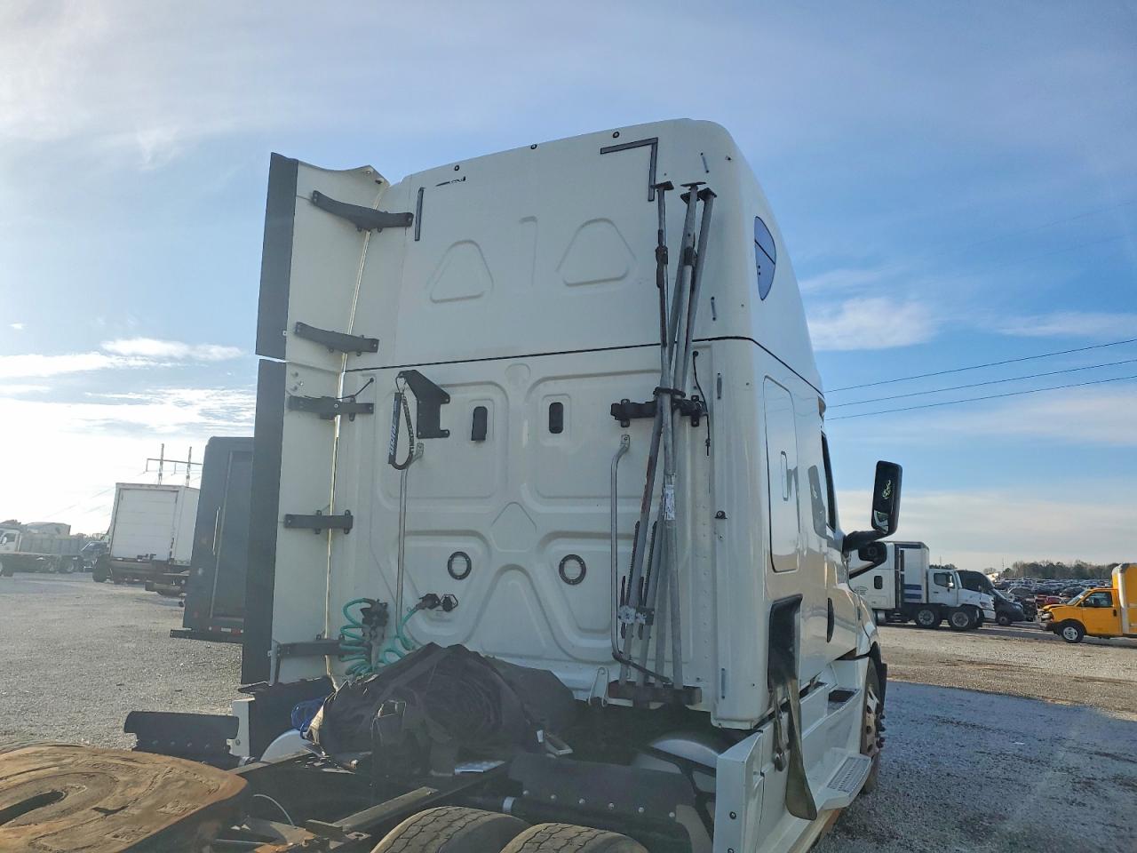 2019 FREIGHTLINER All other VIN 3AKJHHDR6KSKT6574 photo 9