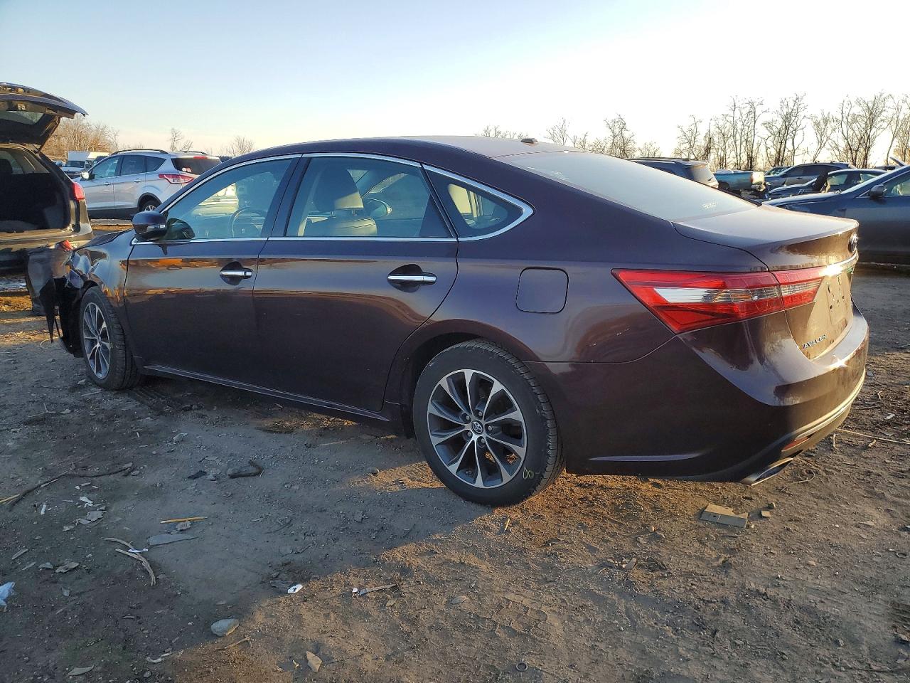 2018 Toyota Avalon VIN 4T1BK1EB0JU284819 photo 2