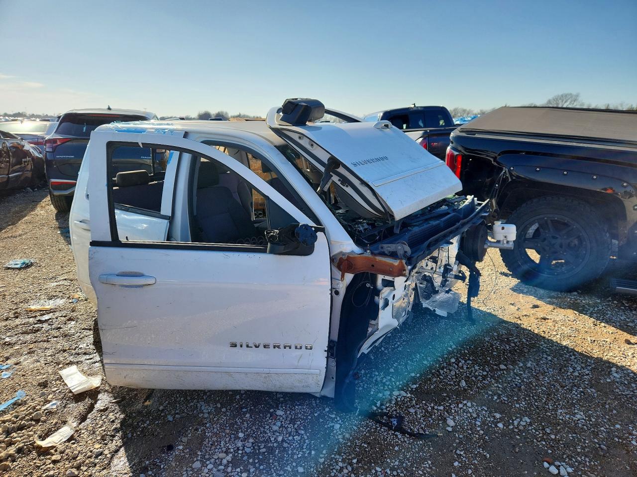 2017 Chevrolet Silverado VIN 3GCUKREC7HG285273 photo 4