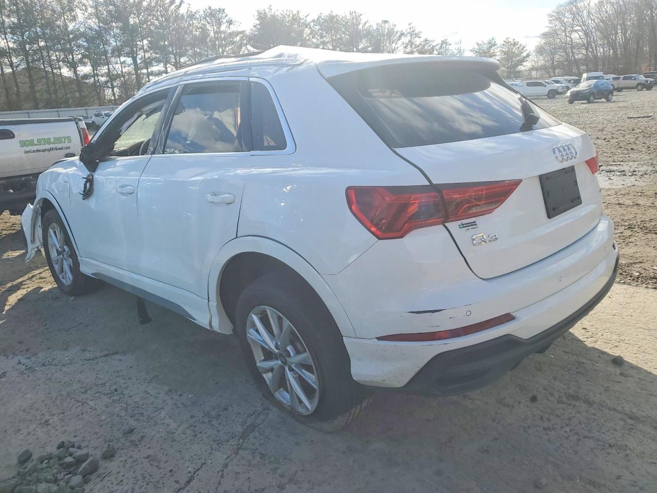 2023 Audi Q3 VIN WA1DECF3XP1043815 photo 2