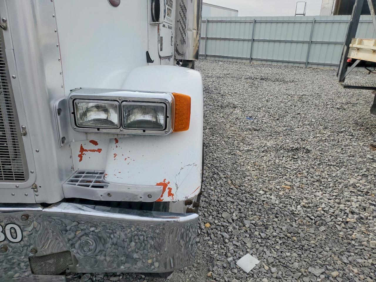2004 PETERBILT All models VIN 1XPFDB9X74D810216 photo 9