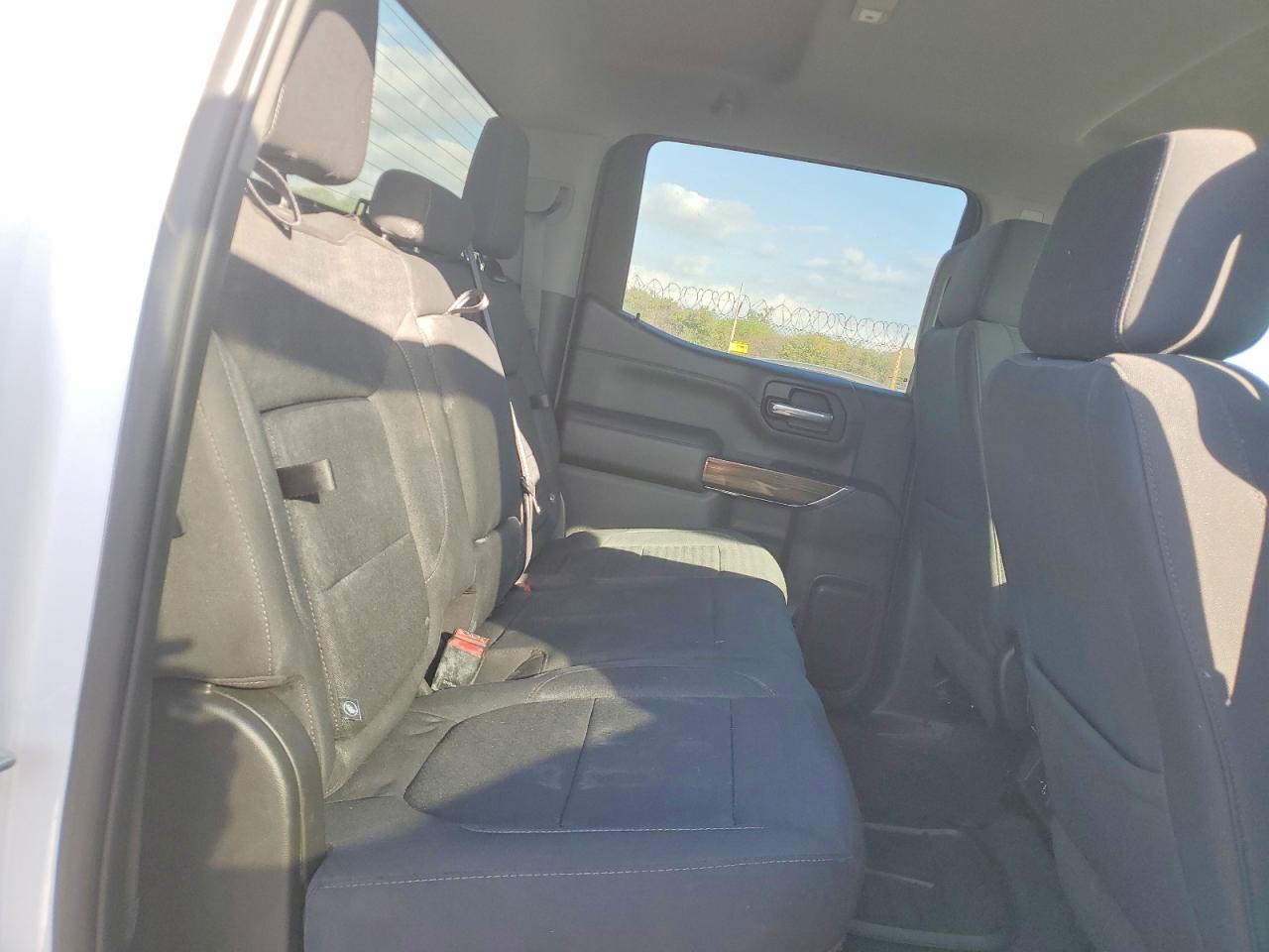 2022 Chevrolet All models VIN 1GCUYEED6NZ178159 photo 10