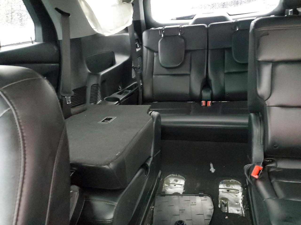 2024 Ford Explorer VIN 1FMSK8DH2RGA05606 photo 10