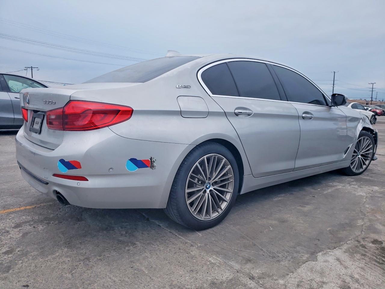 2018 BMW 5 series VIN WBAJA9C51JB033458 photo 3