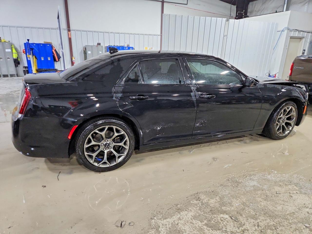 2018 Chrysler 300 VIN 2C3CCAAG0JH320989 photo 3