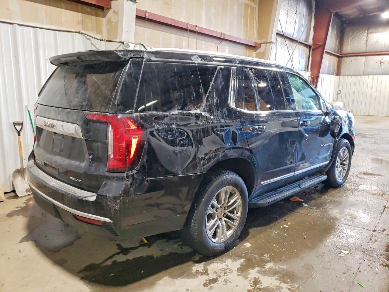 2021 GMC Yukon VIN 1GKS2BKD8MR248713 photo 3