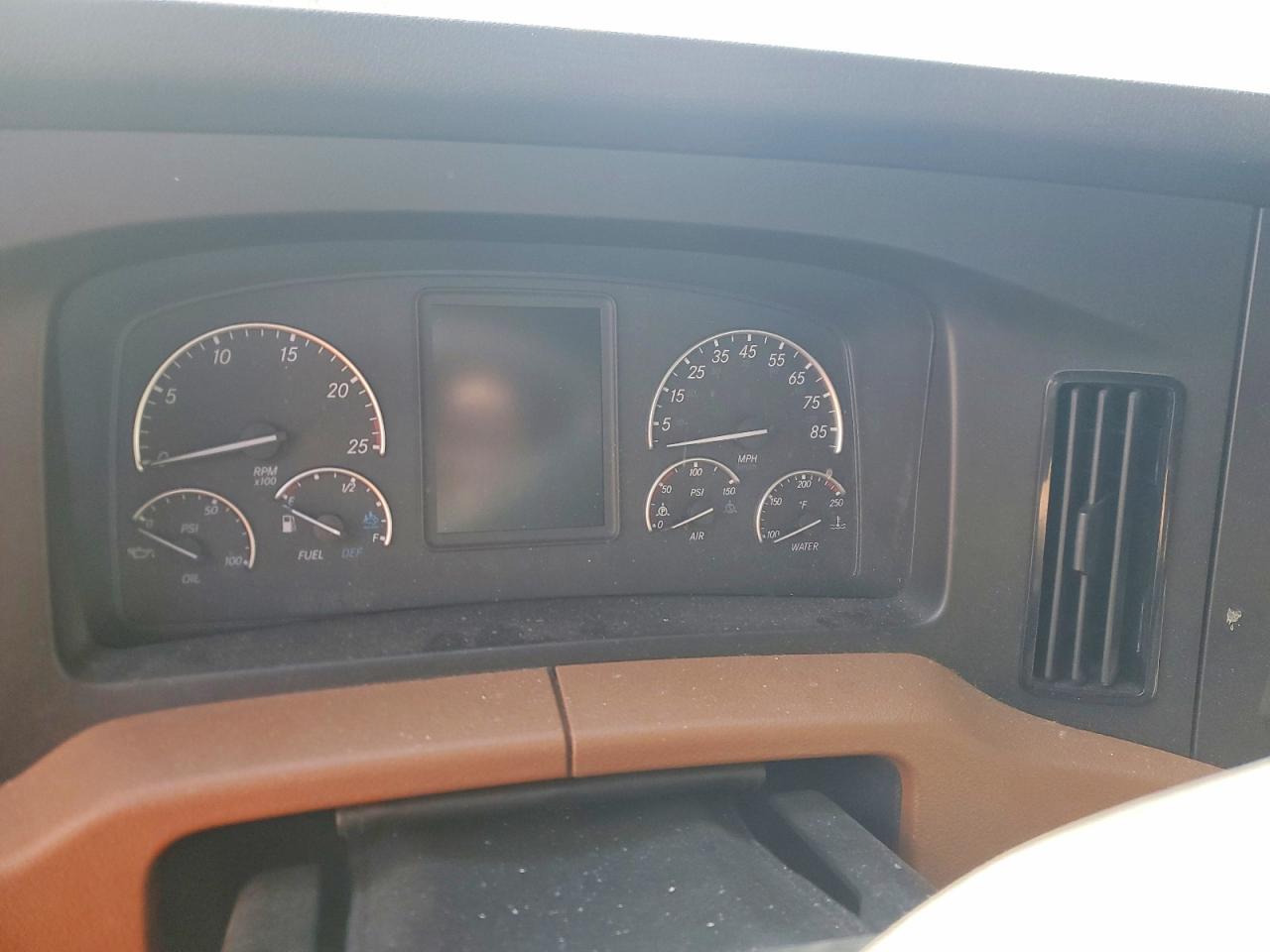 2022 FREIGHTLINER All other VIN 3AKJHHDR3NSNC4732 photo 8