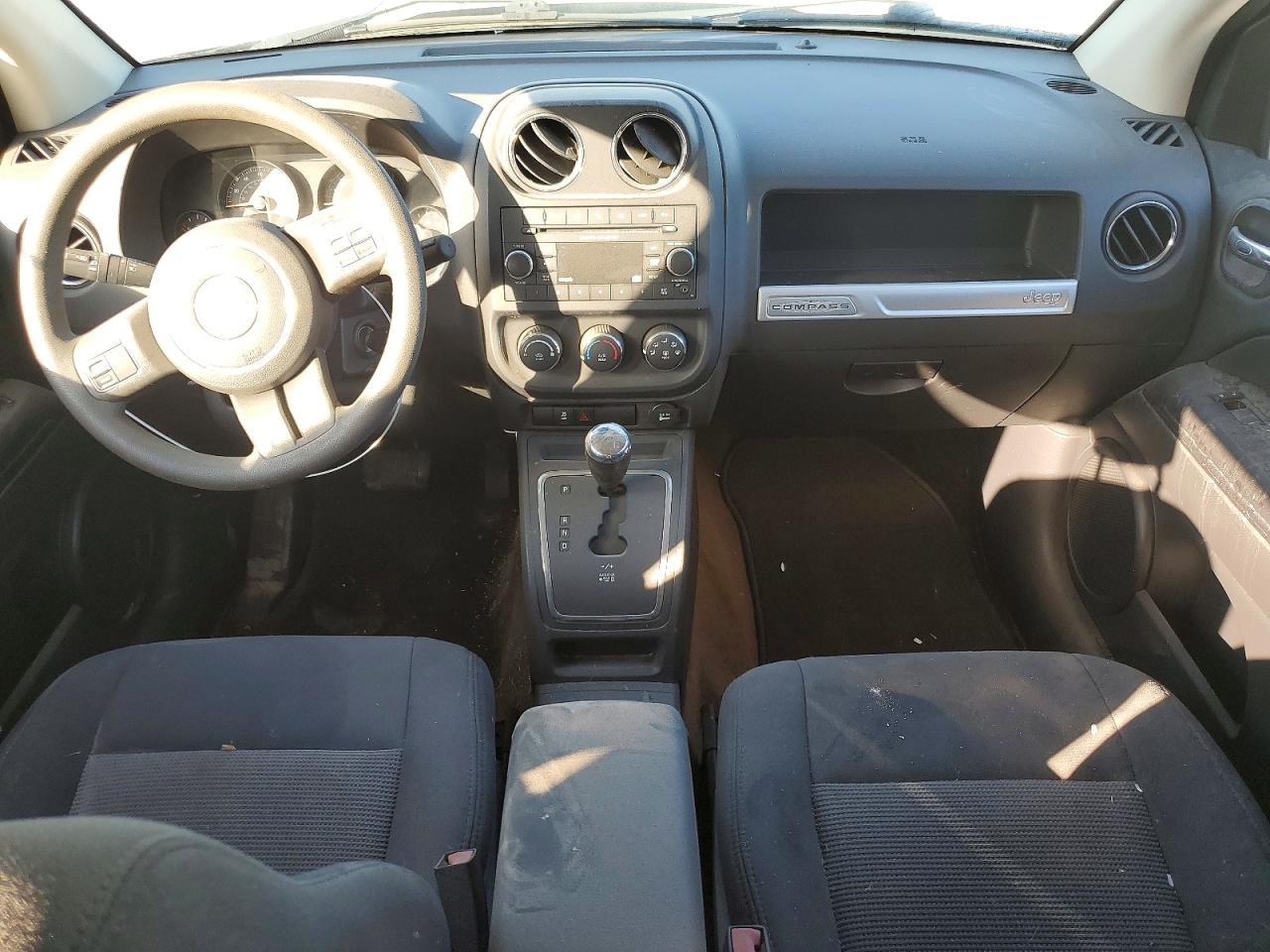 2016 Jeep Compass VIN 1C4NJCBA3GD611556 photo 8