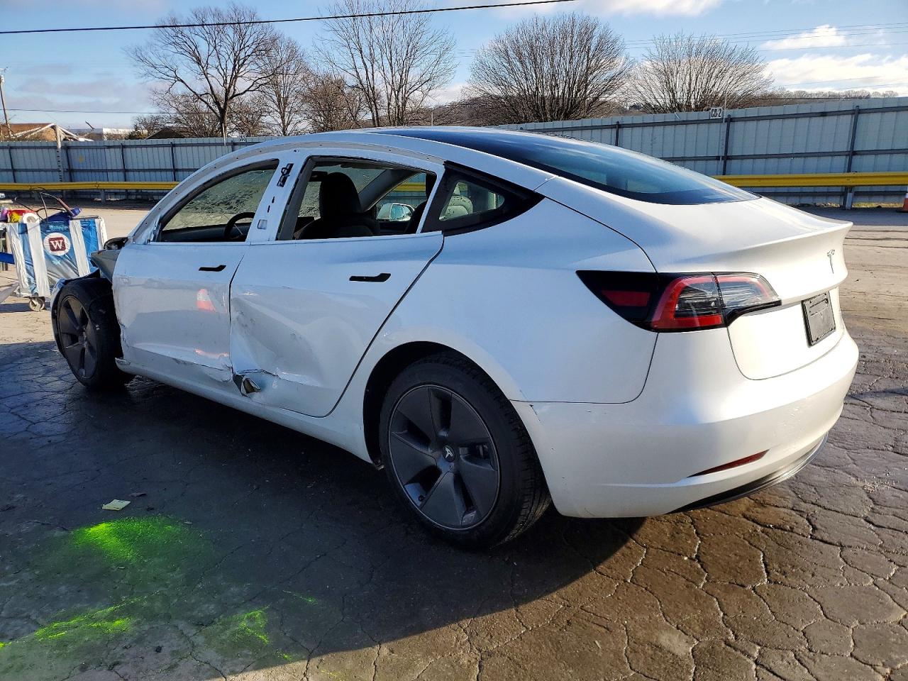 2023 Tesla Model 3 VIN 5YJ3E1EAXPF586790 photo 2