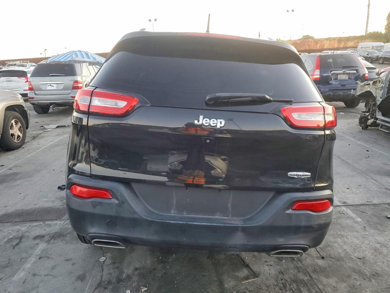 2016 Jeep Grand cher VIN 1C4PJLCS8GW206930 photo 6