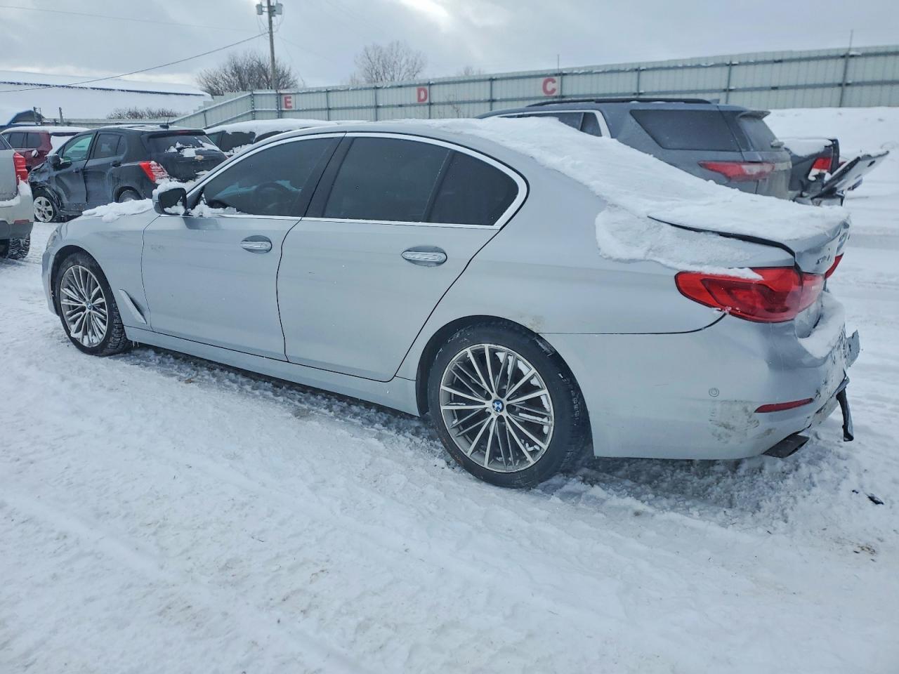 2017 BMW 5 series VIN WBAJE7C39HG890292 photo 2