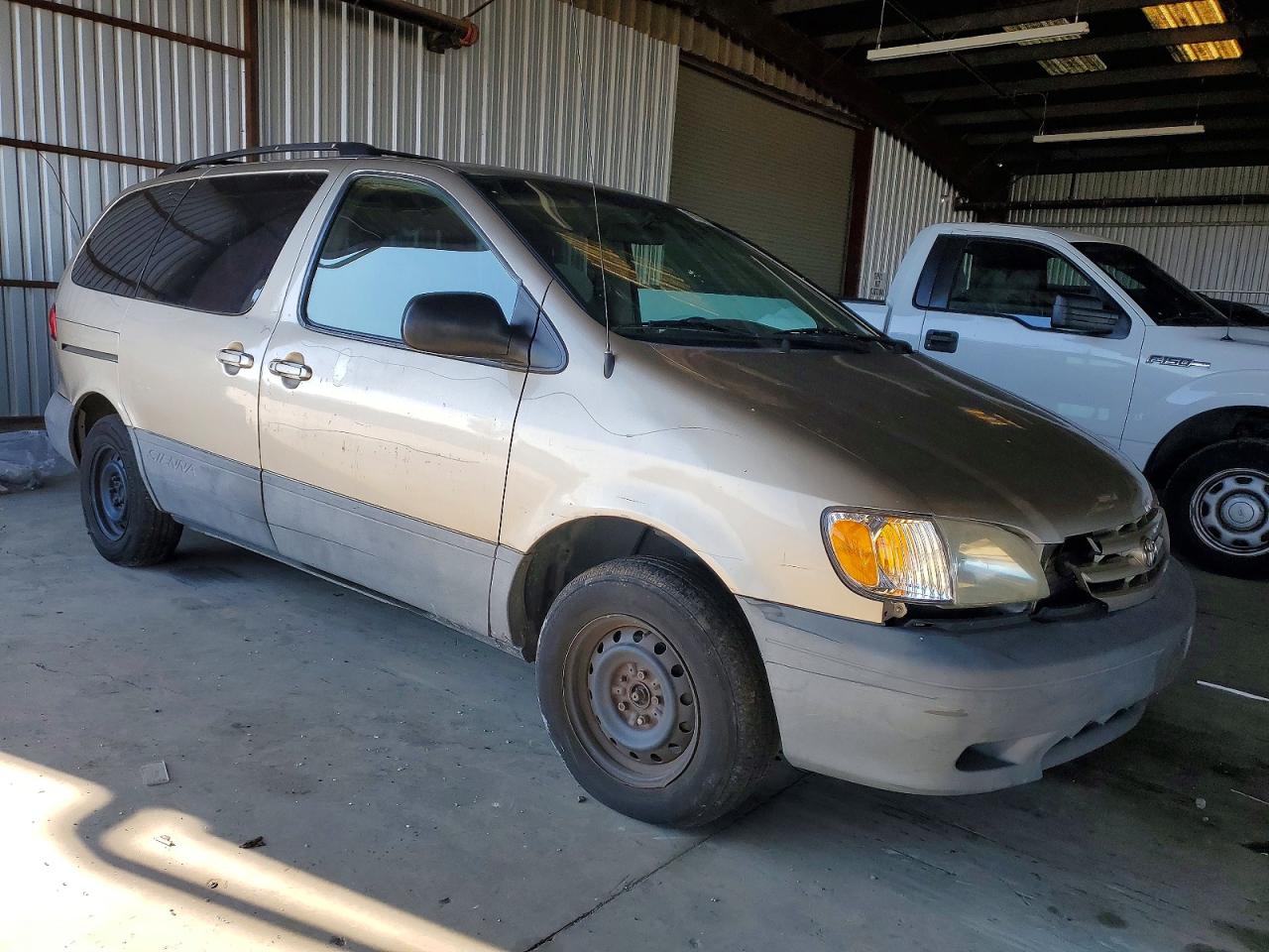 2003 Toyota All models VIN 4T3ZF13C83U543128 photo 4