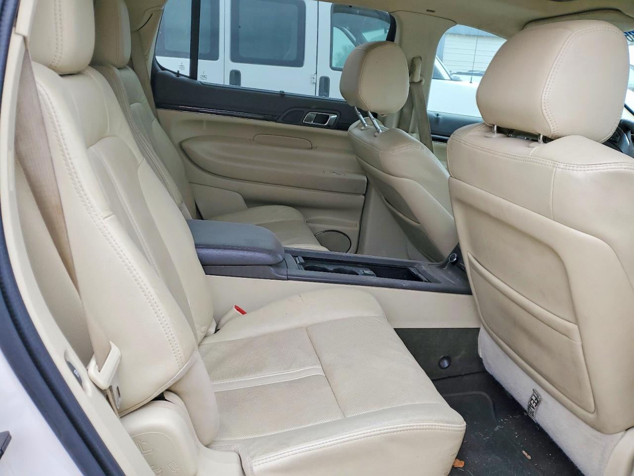 2015 Lincoln Mkt VIN 2LMHJ5AT5FBL01196 photo 11