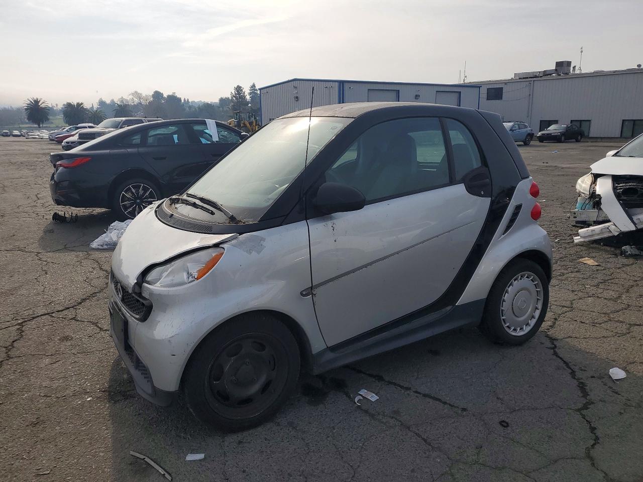2013 Smart Fortwo VIN WMEEJ3BA1DK687060 photo 1