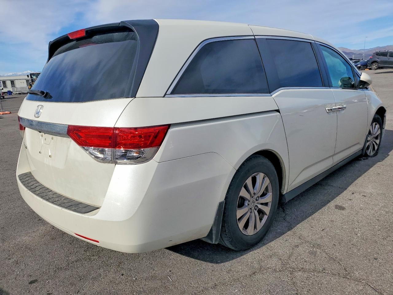2015 Honda All models VIN 5FNRL5H69FB123763 photo 3