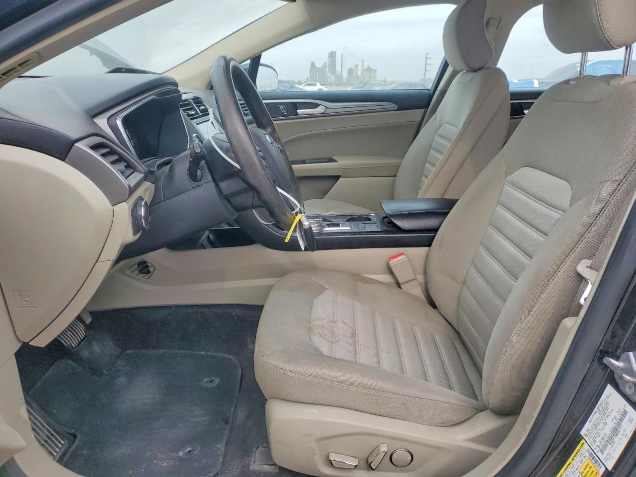 2019 Ford Fusion VIN 3FA6P0LU9KR207077 photo 7