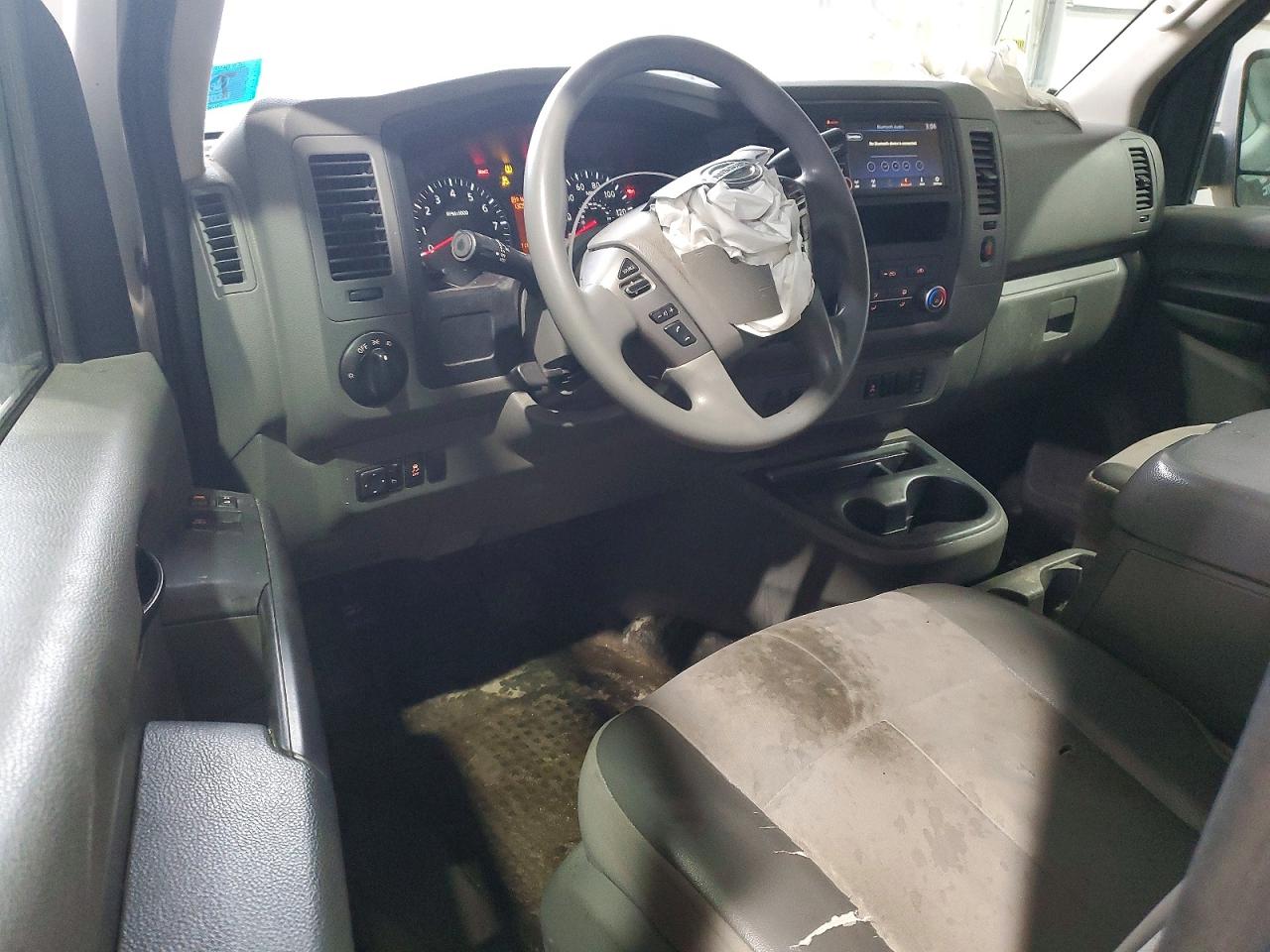 2021 NISS Nv 2500 hd VIN 1N6BF0LY5MN804809 photo 4