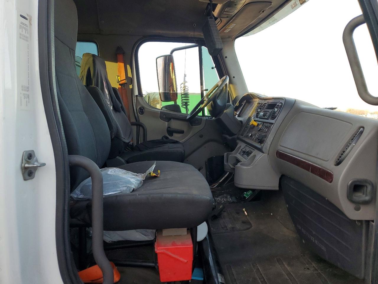2018 FREIGHTLINER All other VIN 3ALACXFE0JDJX3814 photo 5