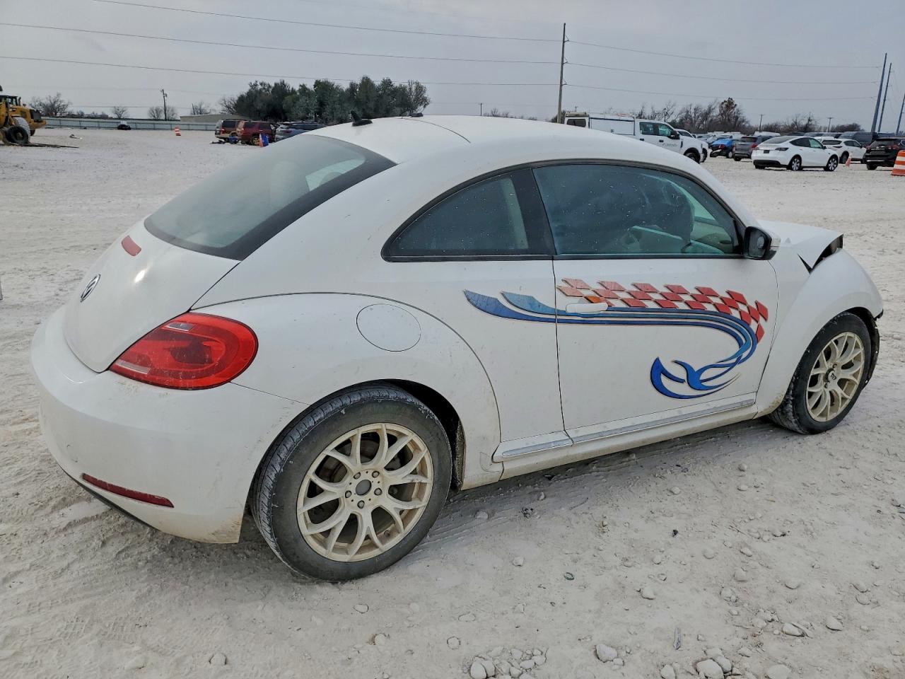 2013 Volkswagen Beetle VIN 3VWJP7AT1DM624424 photo 3