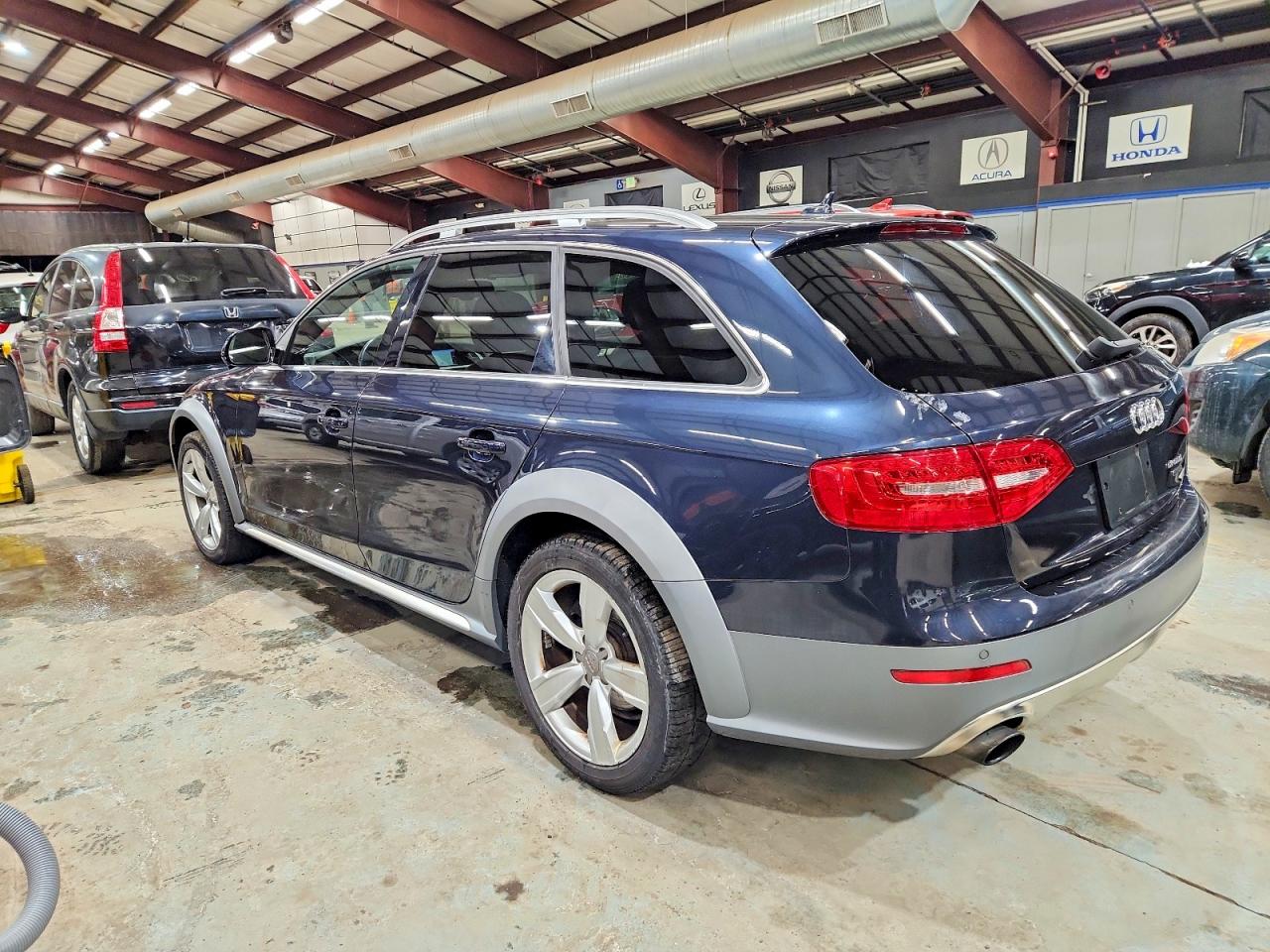 2016 Audi A4 VIN WA1UFAFL1GA015189 photo 2