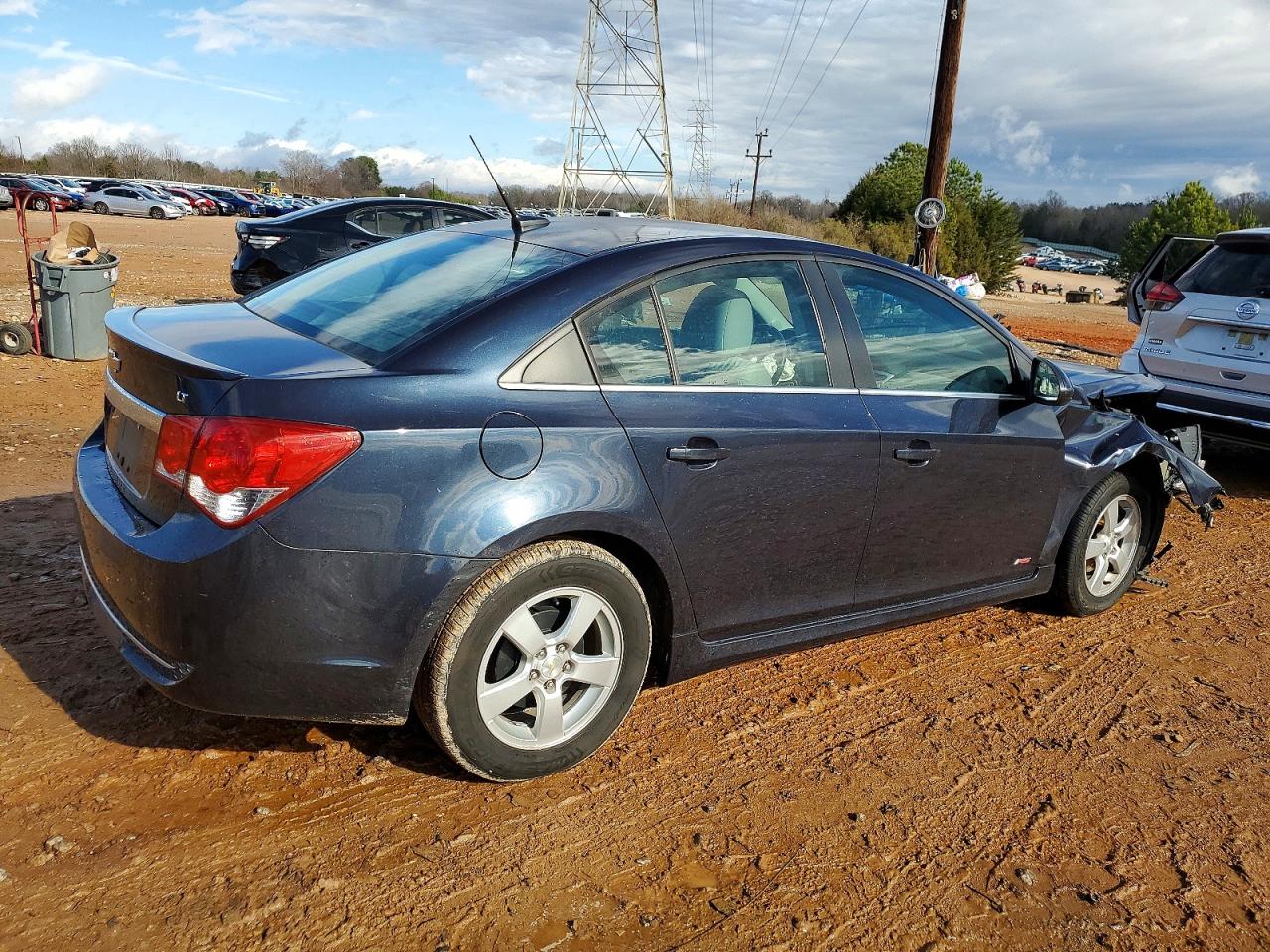 2014 Chevrolet Cruze VIN 1G1PC5SB6E7459865 photo 3
