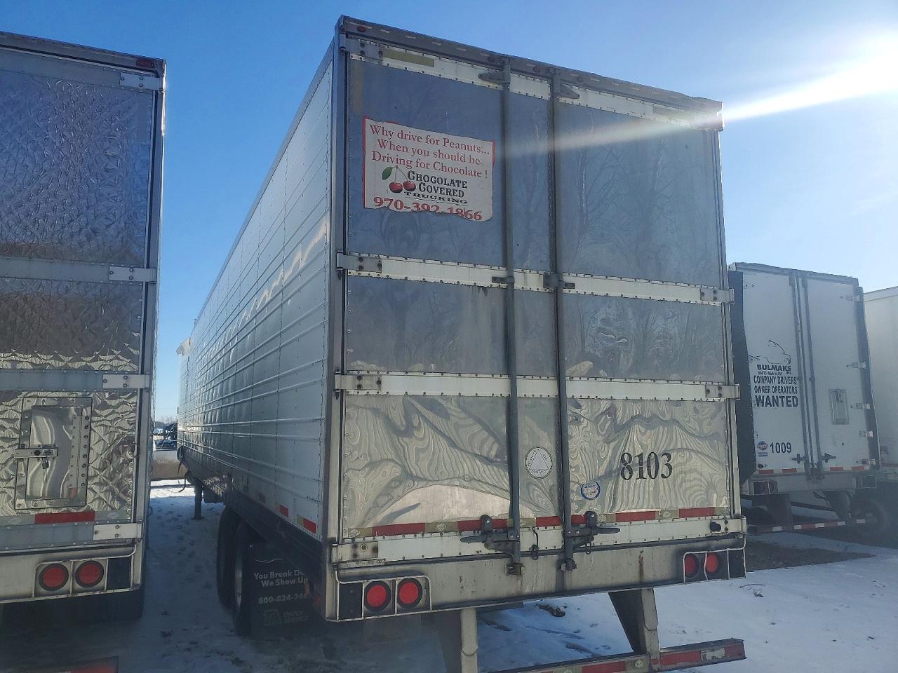 2008 UTILITY All models VIN 1UYVS25338U372002 photo 3