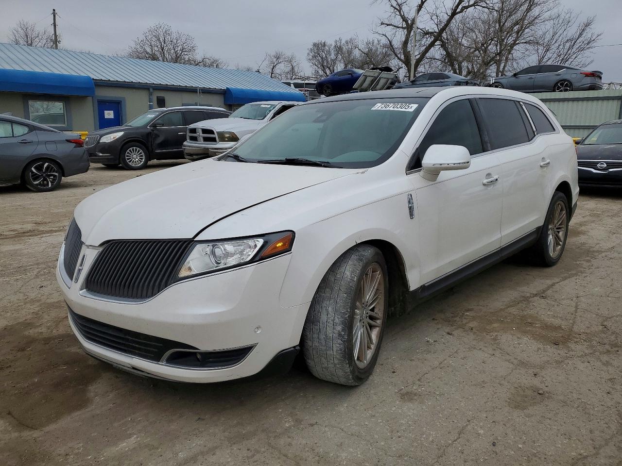 2015 Lincoln Mkt VIN 2LMHJ5AT5FBL01196 photo 1