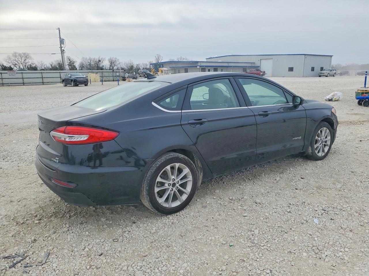 2019 Ford Fusion VIN 3FA6P0LU9KR207077 photo 3