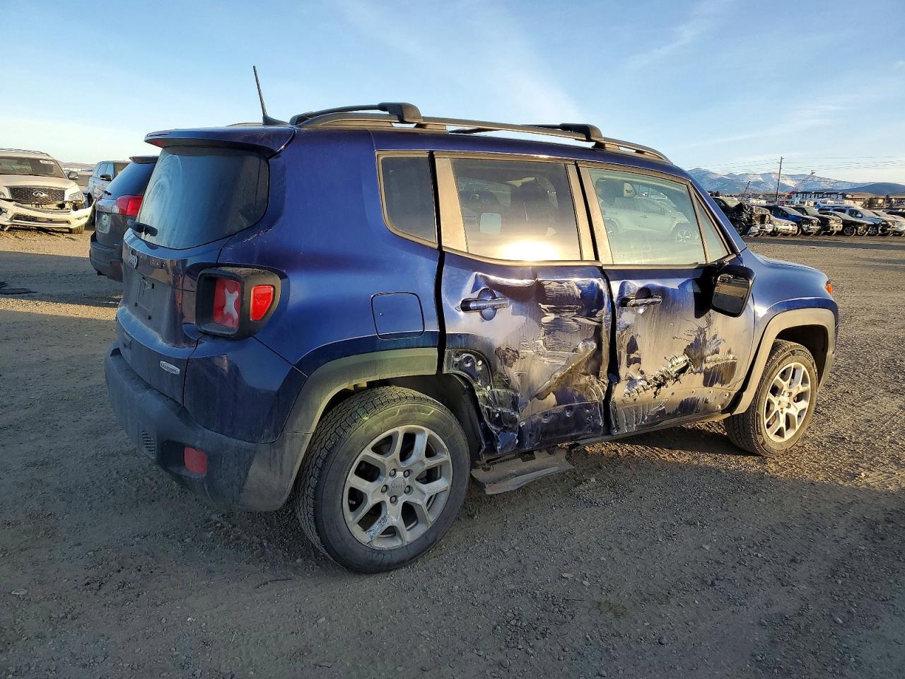 2018 Jeep Renegade VIN ZACCJBBB6JPJ08569 photo 3