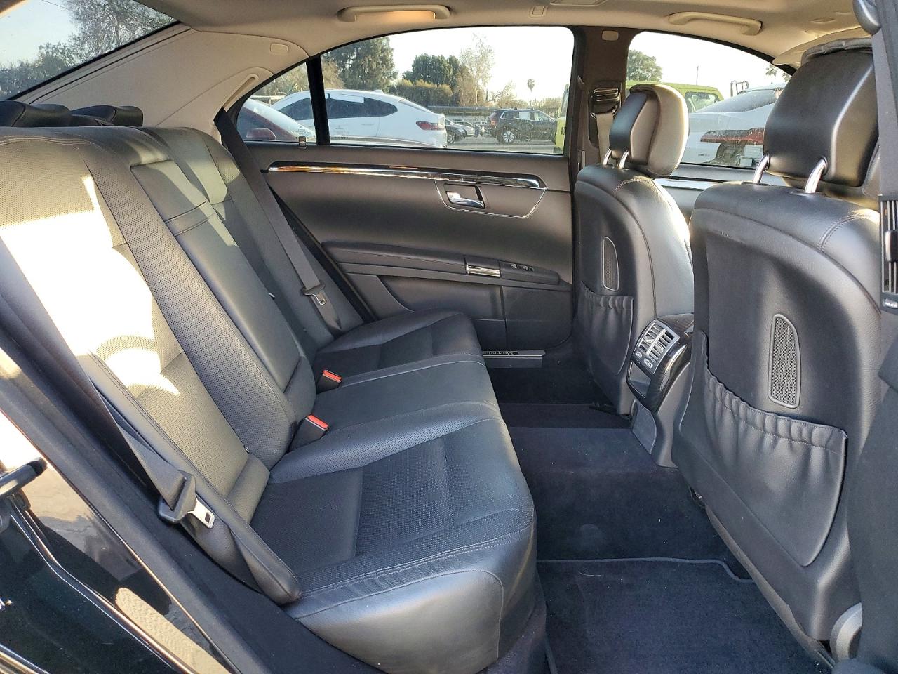 2011 Mercedes-Benz S class VIN WDDNG7BB0BA369209 photo 10