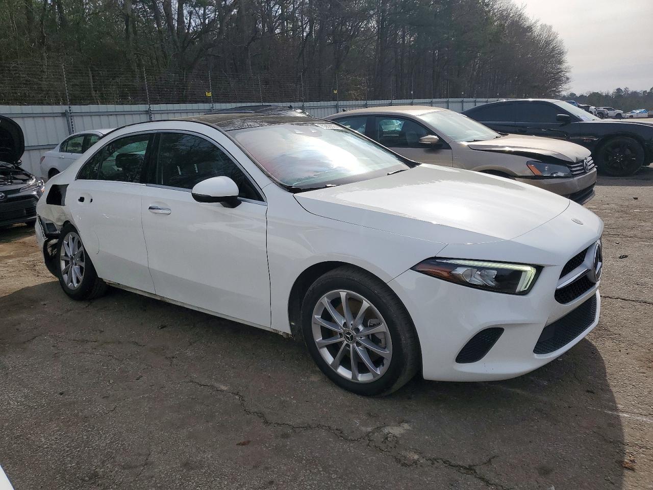 2019 Mercedes-Benz A-class VIN WDD3G4FBXKW001560 photo 4