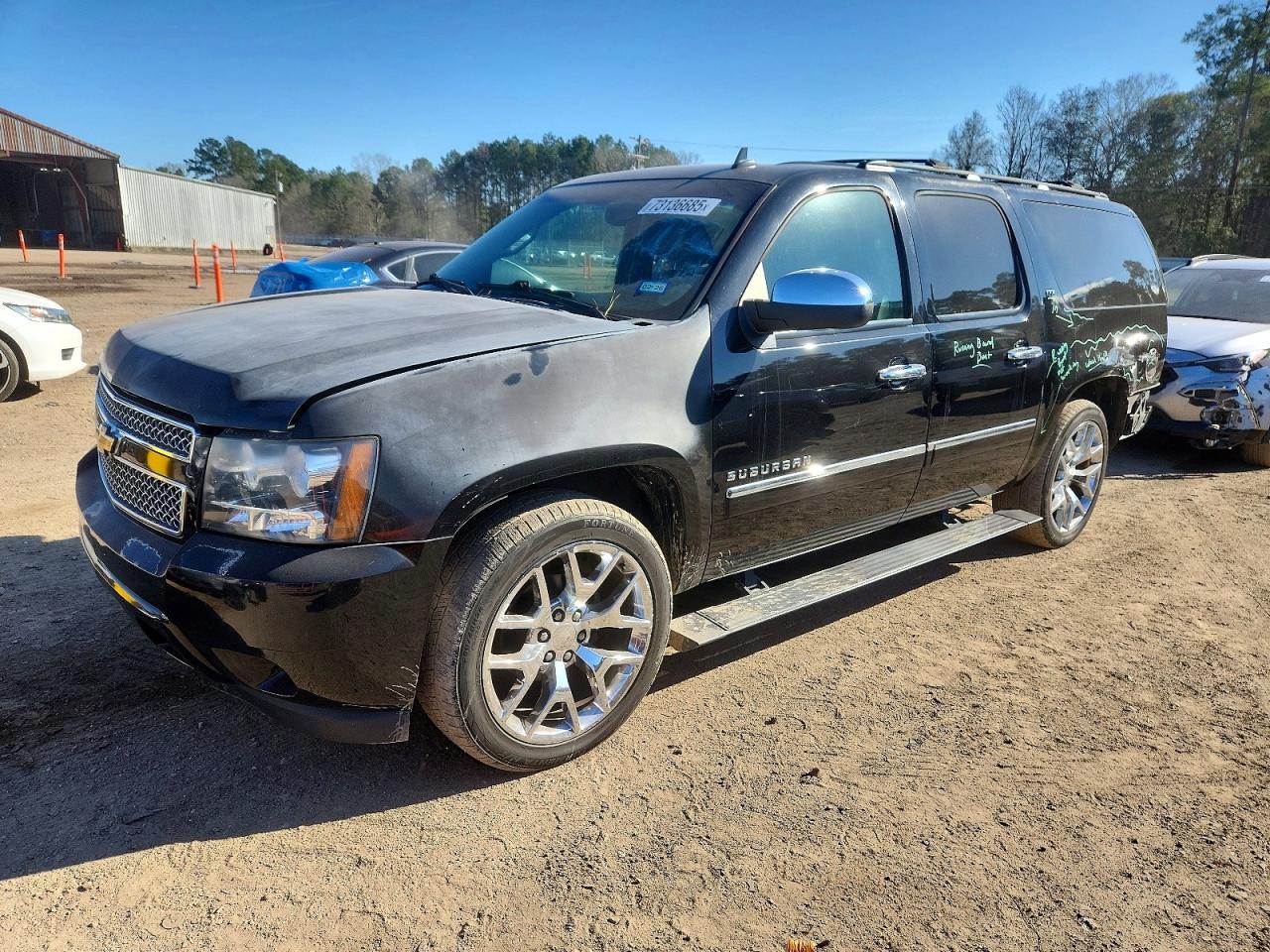 2013 Chevrolet Suburban VIN 1GNSCKE0XDR227547 photo 1