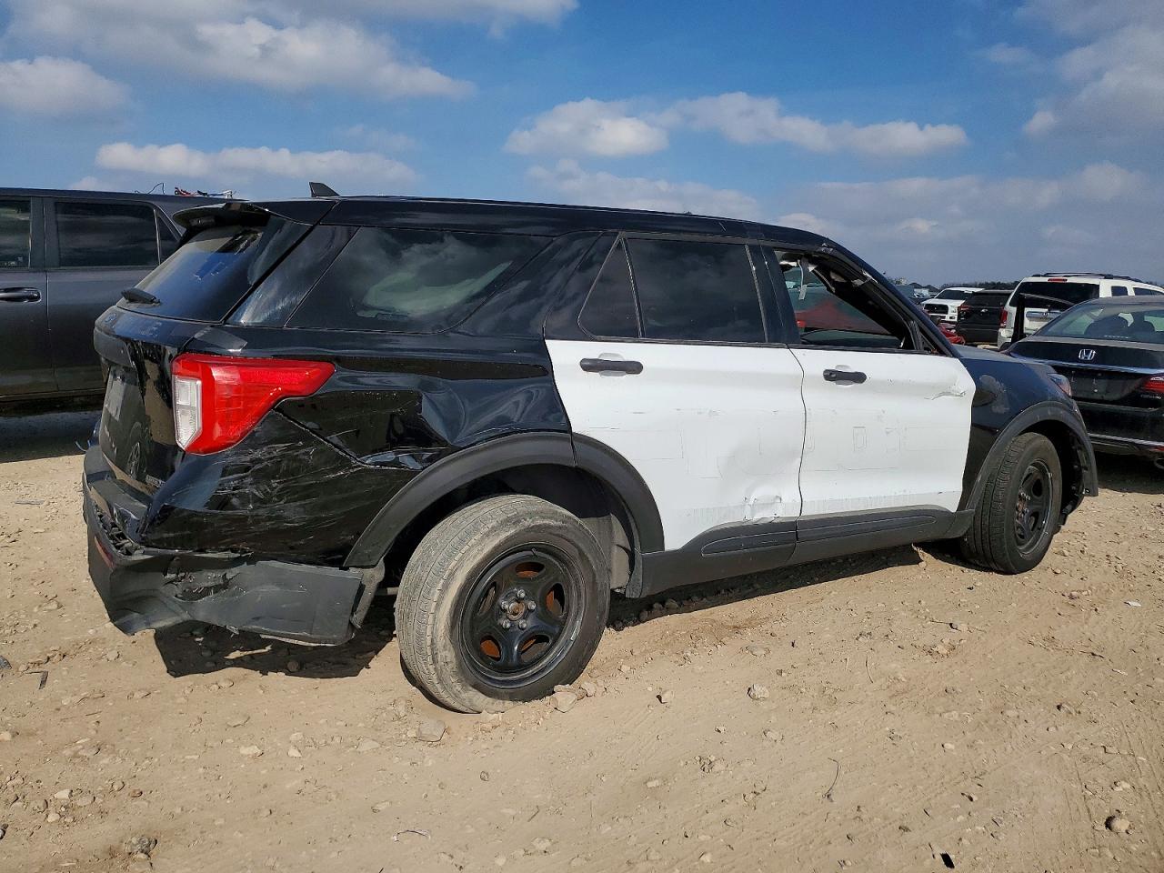 2024 Ford Explorer VIN 1FM5K8AB3RGA26784 photo 3