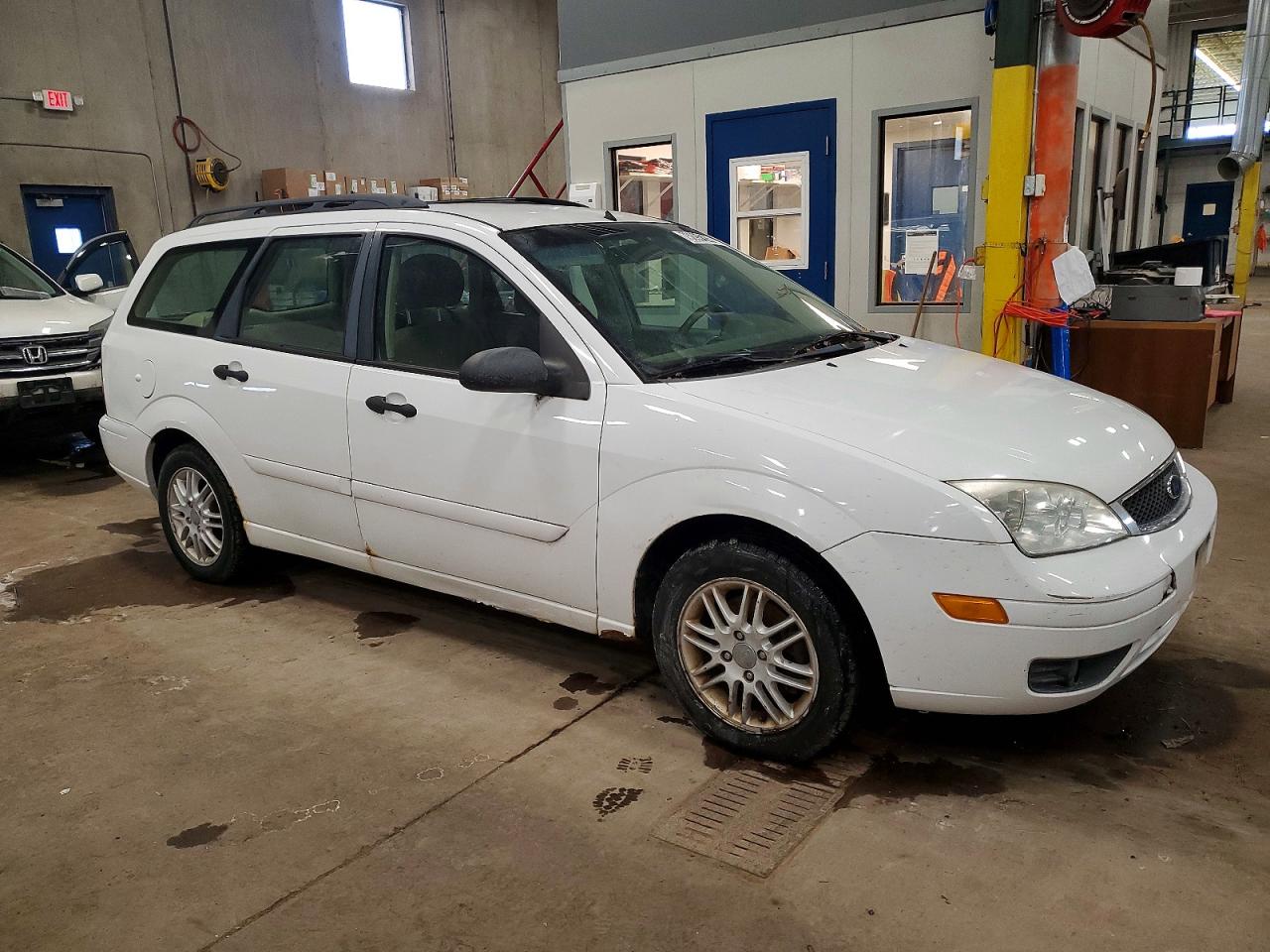 2006 Ford Focus VIN 1FAFP36N76W108119 photo 4